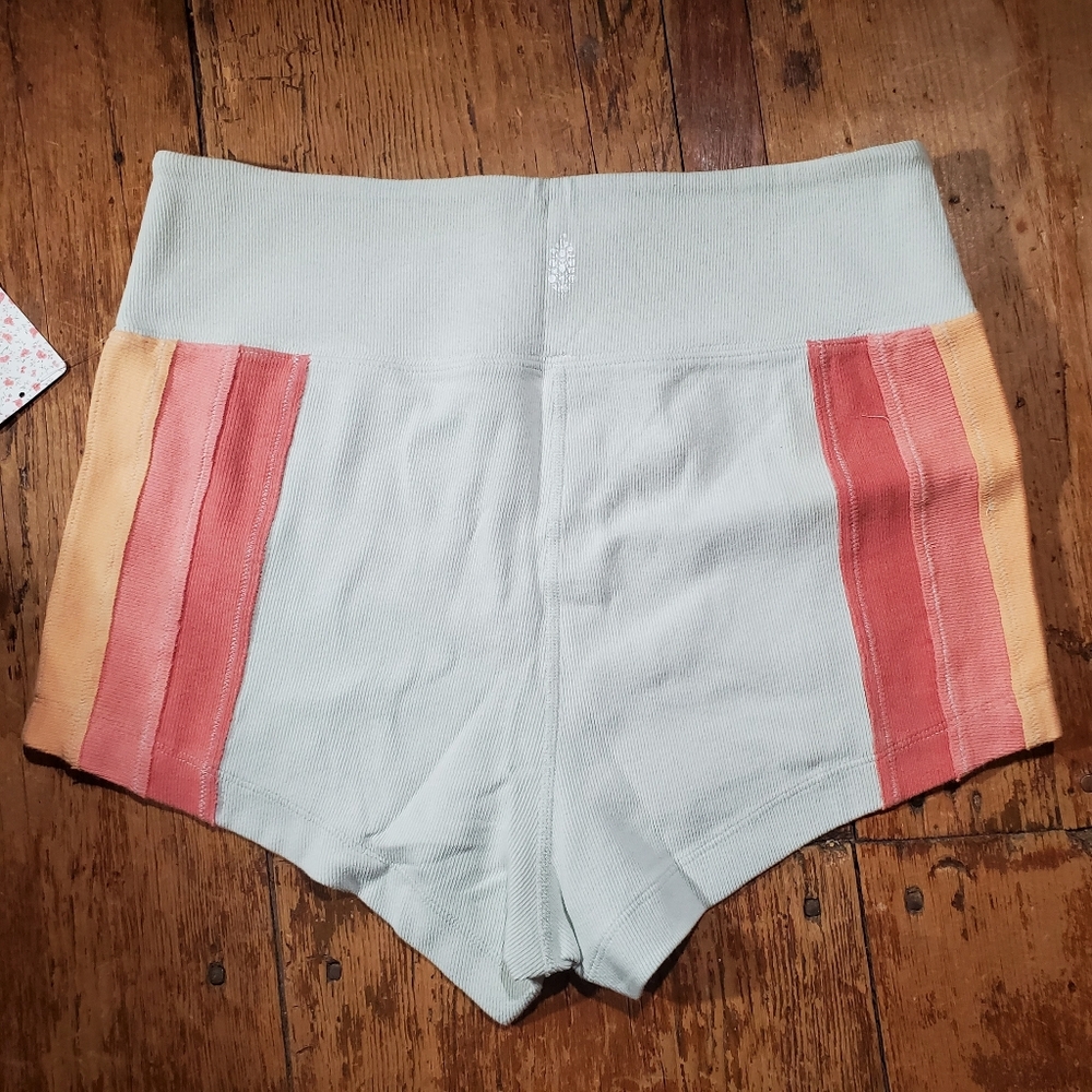 💣LAST 1💥 Free People Movement Surfer Rosa shorts - Picture 4 of 11